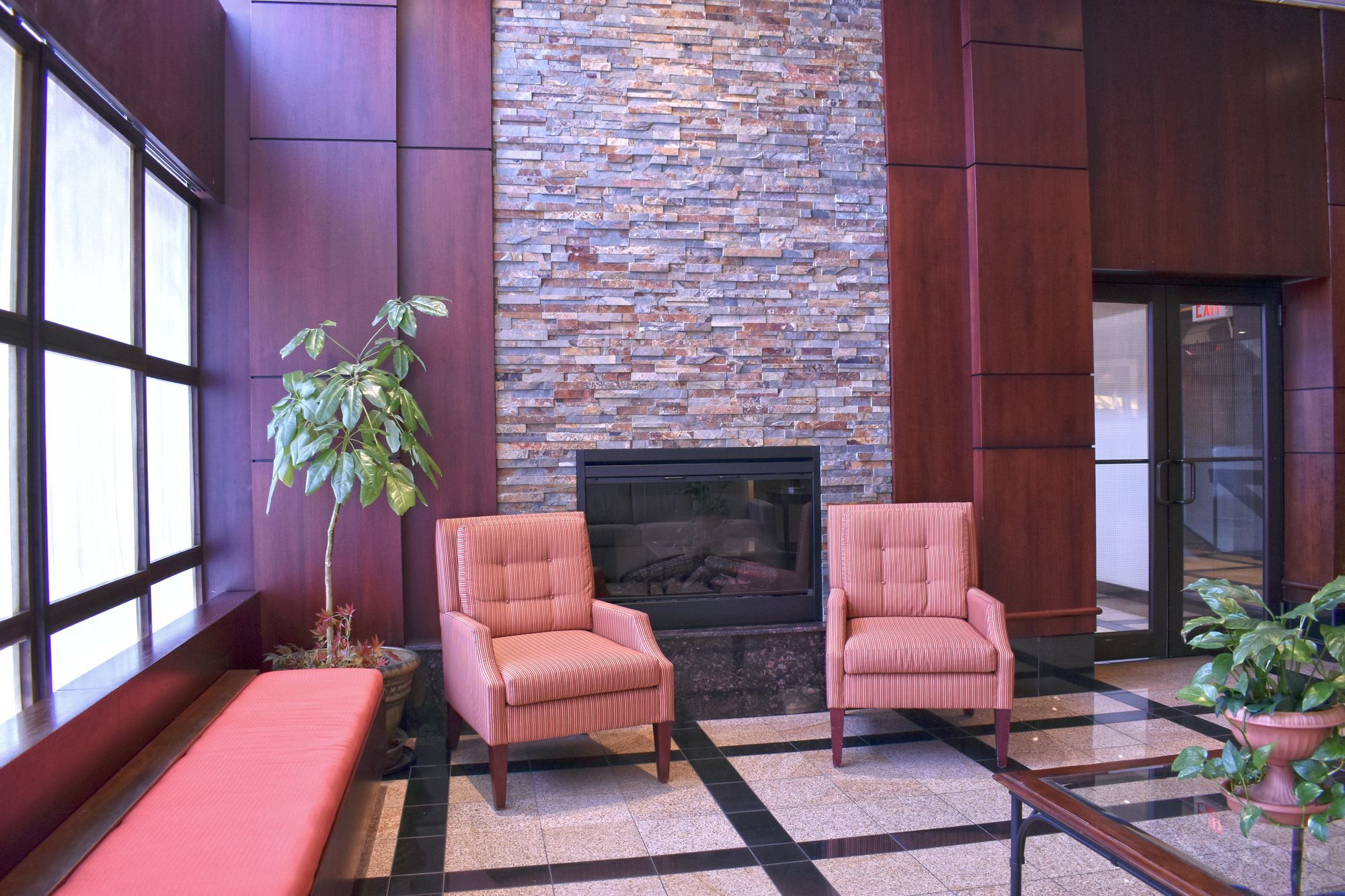 Hamilton Plaza Hotel And Conference Centre Exterior foto